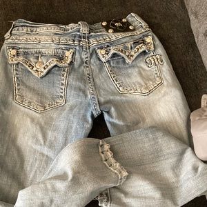 Size 28 miss me capris